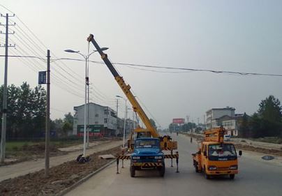 Il-lampa tat-triq solari għadha fil-jiem tax-xita? - 风向标 -4 组 - 夏雨